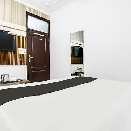 Hotel O Anchal Dx New Delhi Exteriör bild