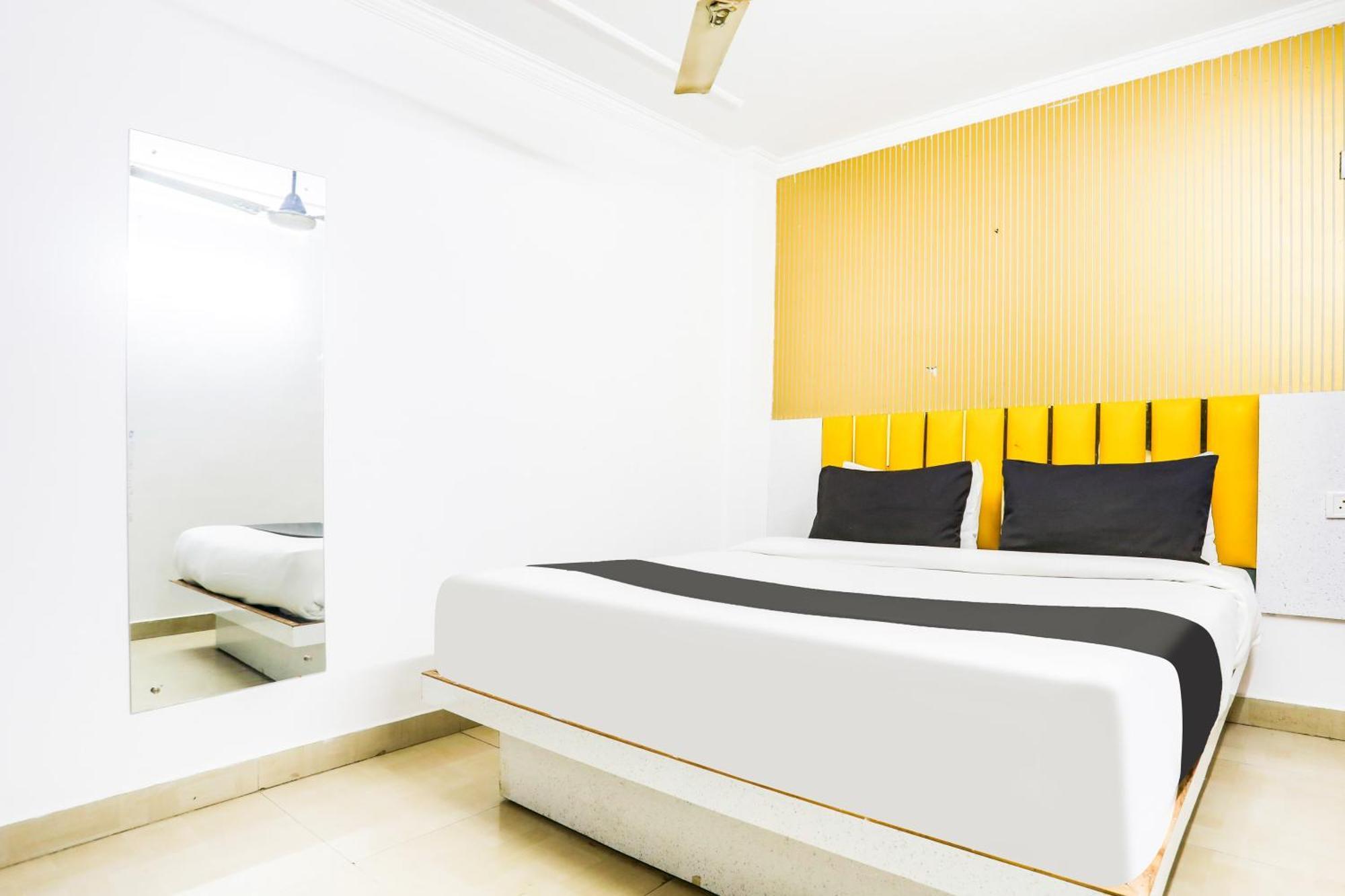 Hotel O Anchal Dx New Delhi Exteriör bild